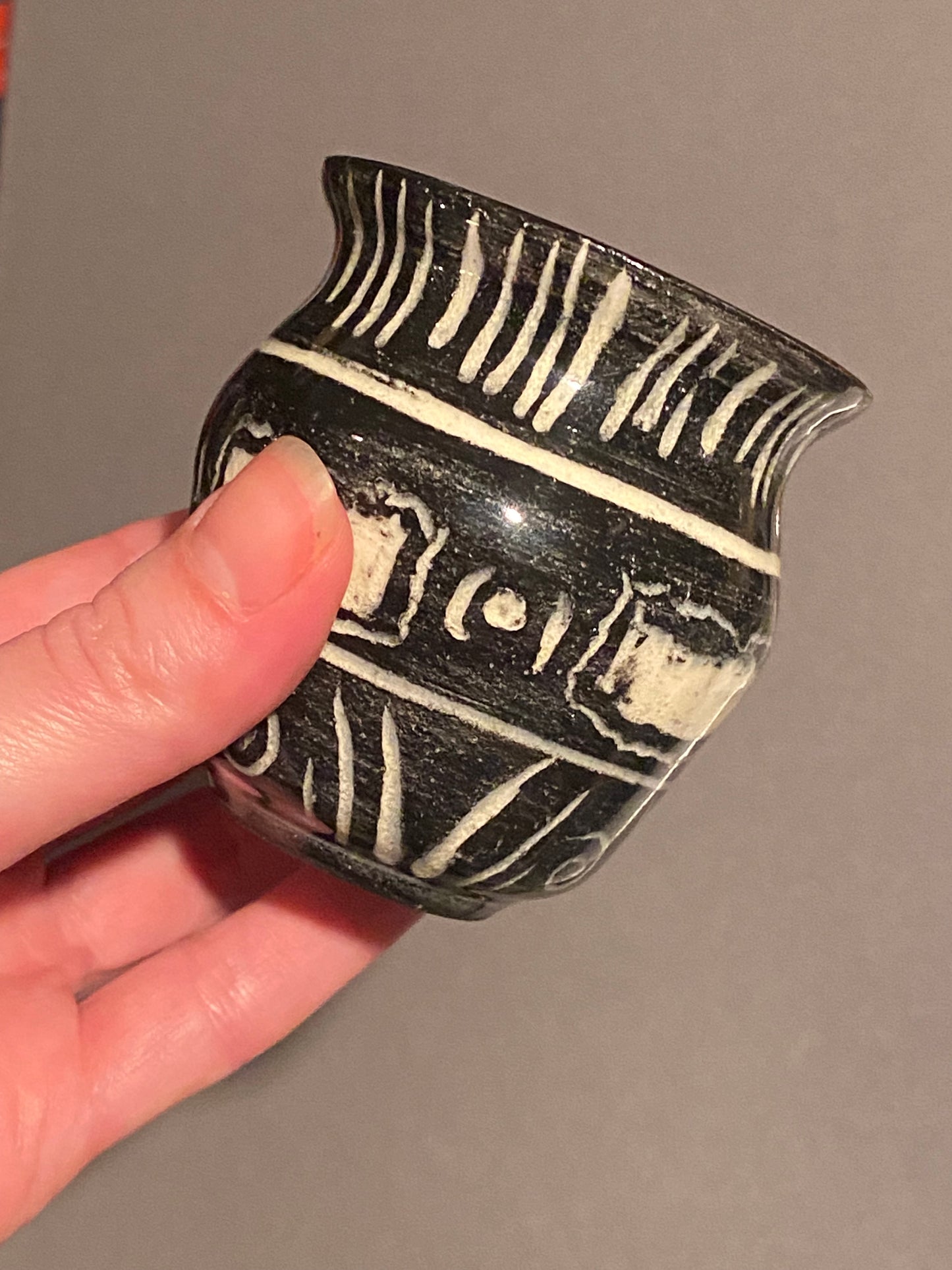 Curvy Mini Vase